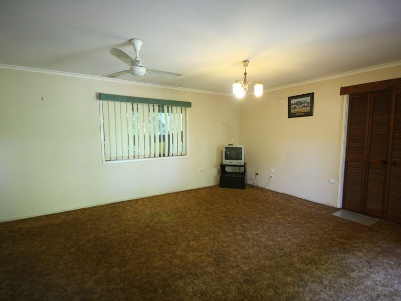 8 Alrak Av, Browns Plains QLD 4118