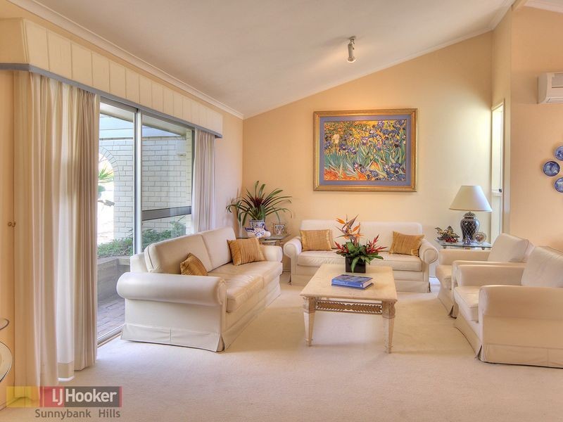 6 Akora Street, Macgregor QLD 4109