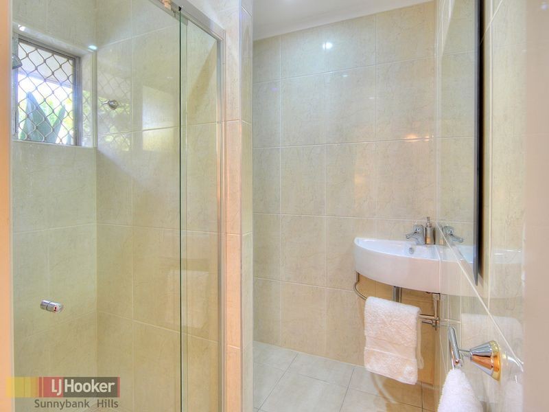 6 Akora Street, Macgregor QLD 4109