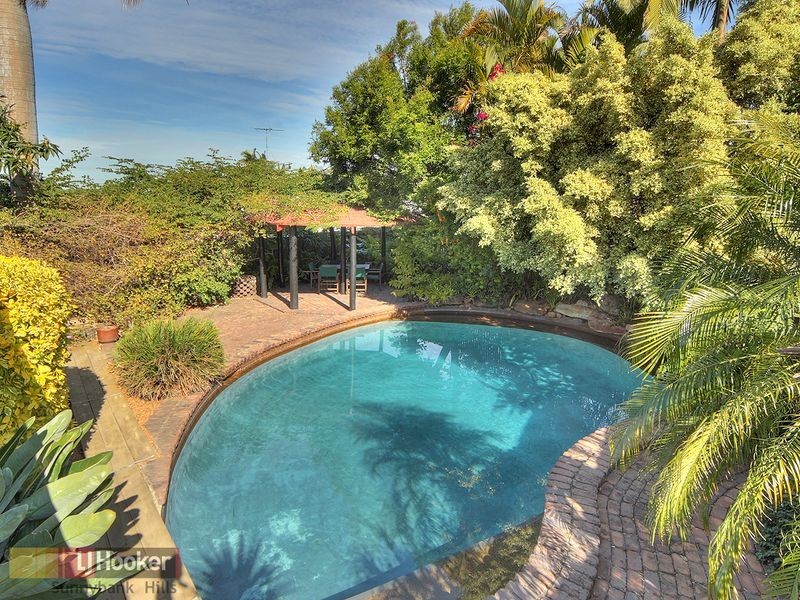 6 Akora Street, Macgregor QLD 4109