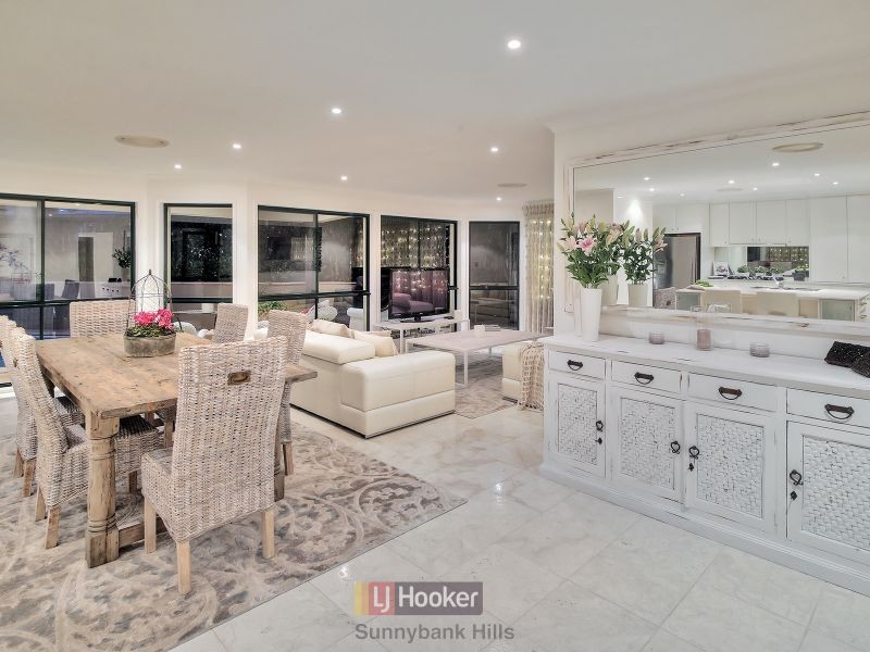 35 Regency Place, Stretton QLD 4116