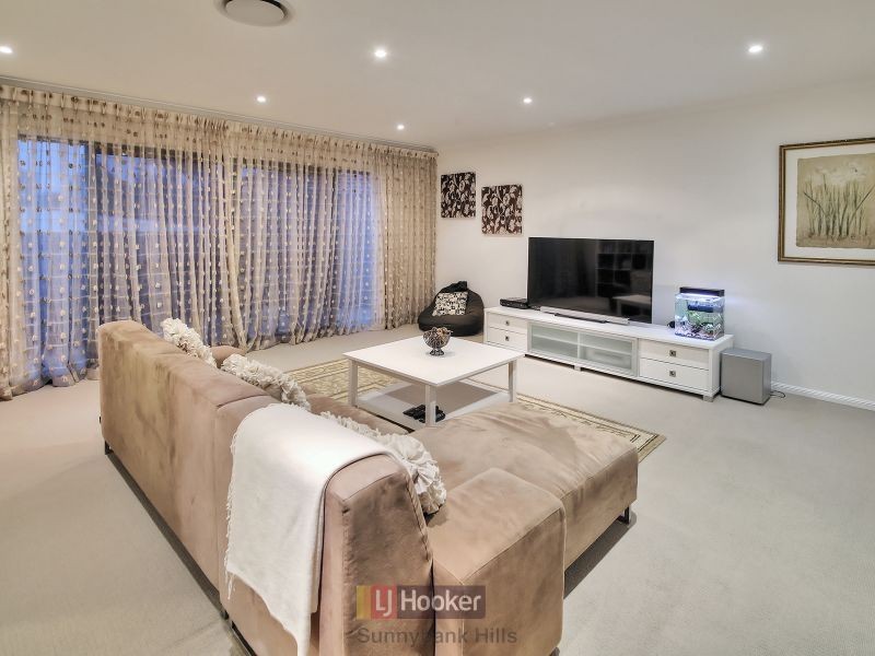 35 Regency Place, Stretton QLD 4116