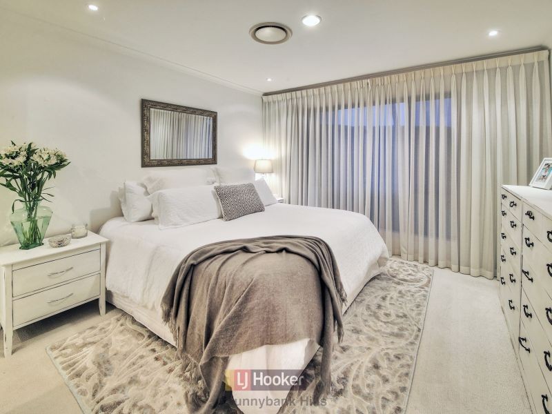 35 Regency Place, Stretton QLD 4116