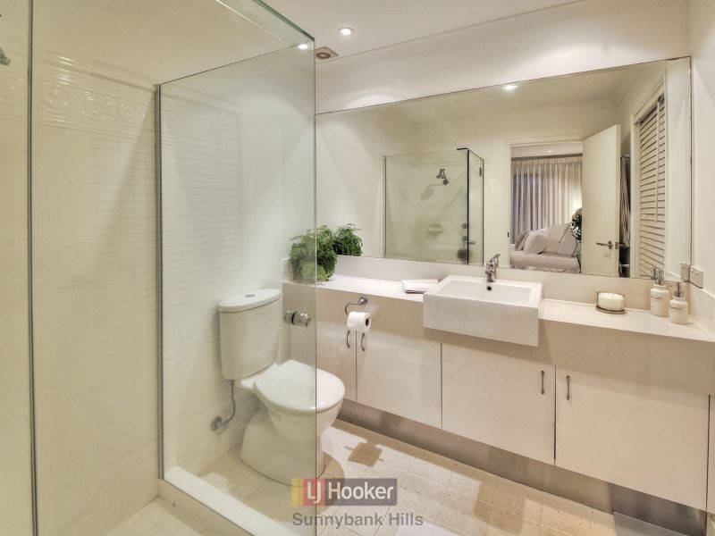 35 Regency Place, Stretton QLD 4116