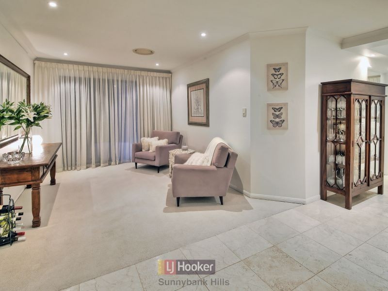 35 Regency Place, Stretton QLD 4116