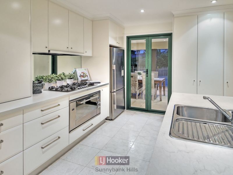 35 Regency Place, Stretton QLD 4116