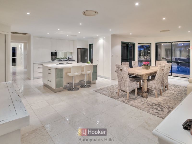 35 Regency Place, Stretton QLD 4116