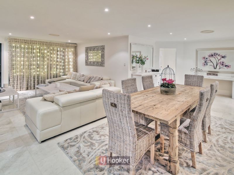 35 Regency Place, Stretton QLD 4116