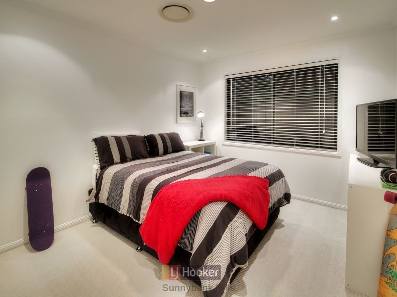 35 Regency Place, Stretton QLD 4116
