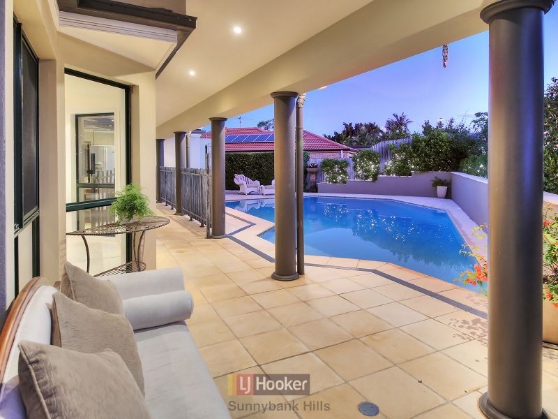 35 Regency Place, Stretton QLD 4116