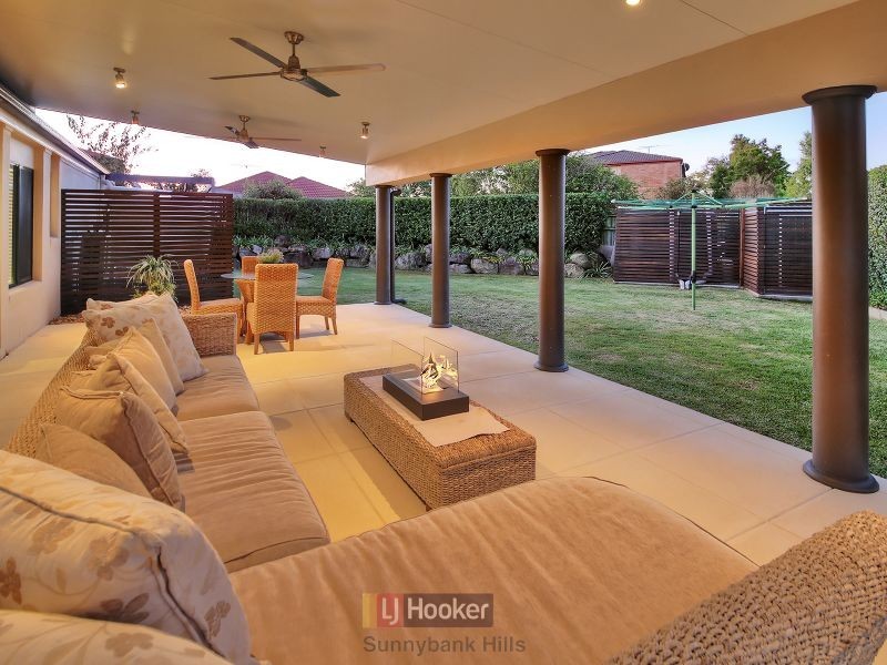 35 Regency Place, Stretton QLD 4116