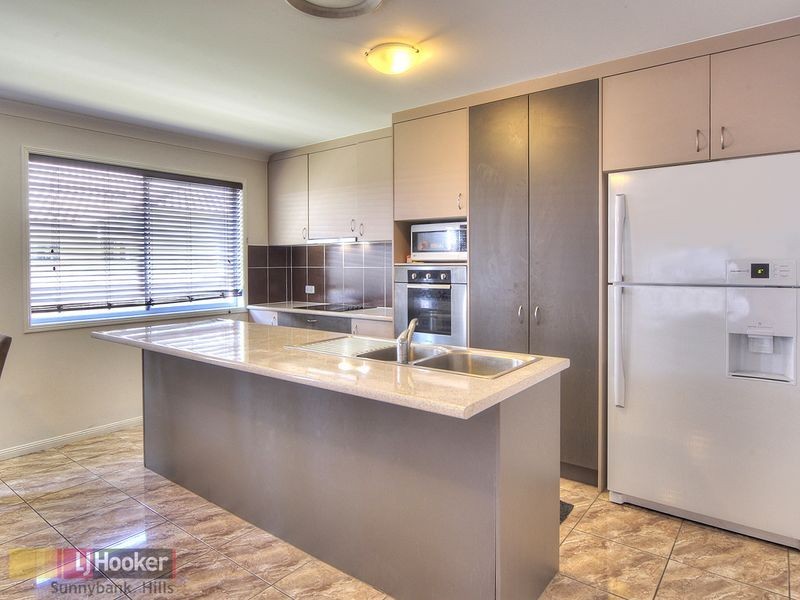 33 Injune Circuit, Calamvale QLD 4116