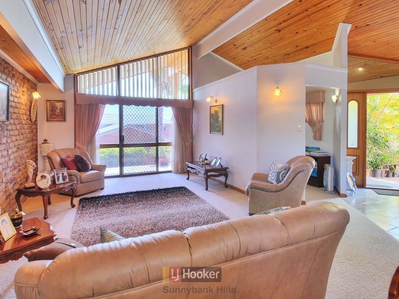 19 Hoover Court, Stretton QLD 4116