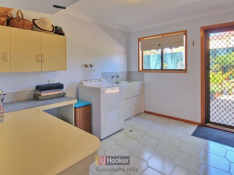 19 Hoover Court, Stretton QLD 4116