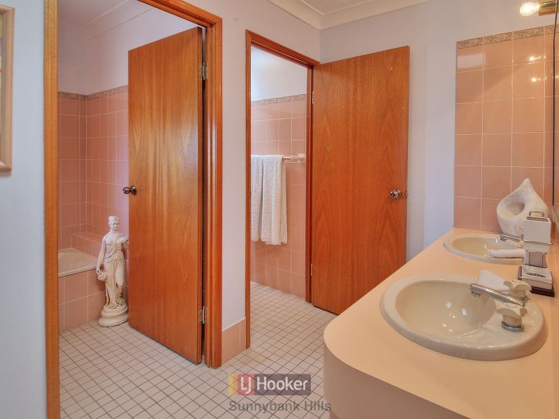 19 Hoover Court, Stretton QLD 4116