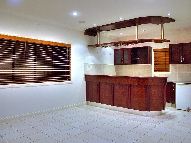 31 Eaton Place, Wishart QLD 4122