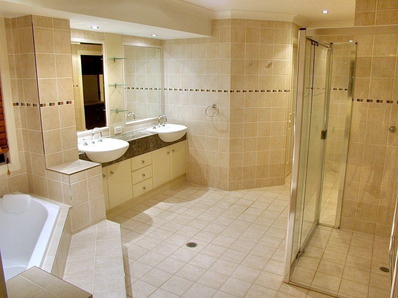 31 Eaton Place, Wishart QLD 4122