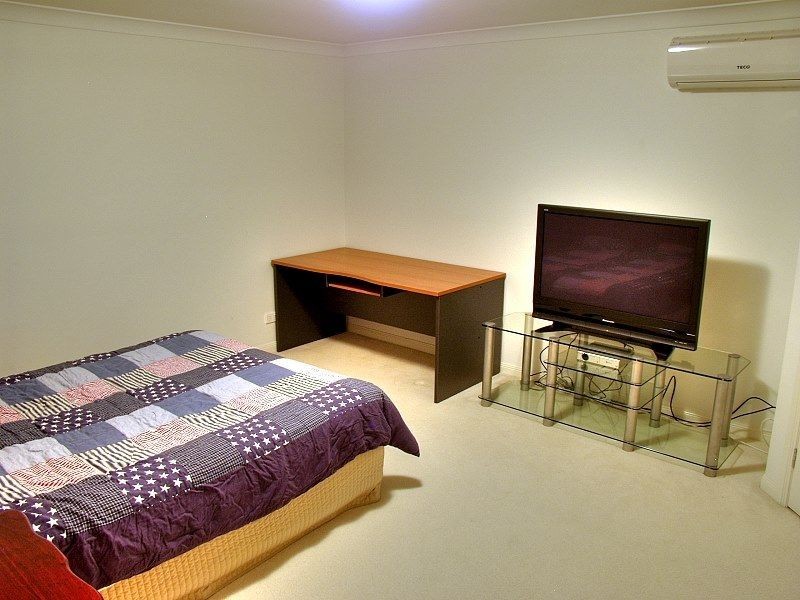 31 Eaton Place, Wishart QLD 4122