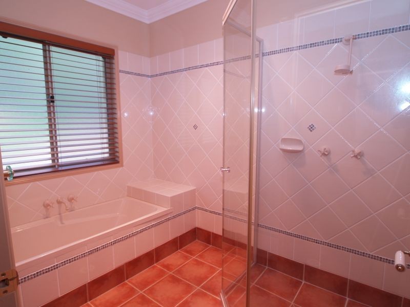 212 Rosia Road, Park Ridge QLD 4125