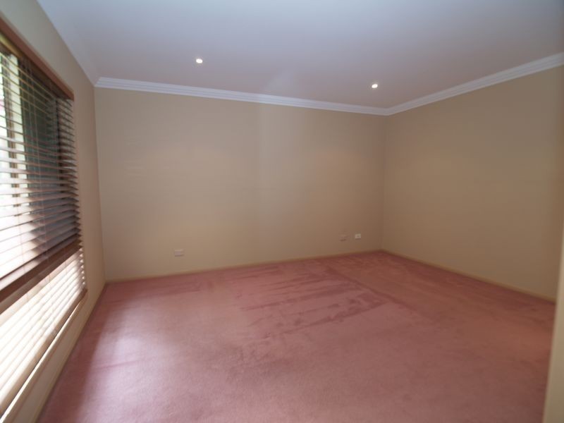 212 Rosia Road, Park Ridge QLD 4125