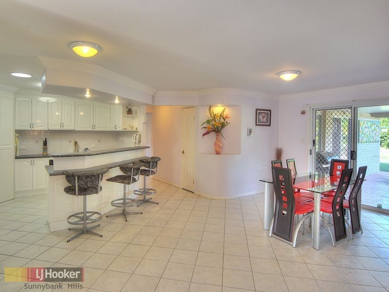 32 Lake Eyre Crescent, Parkinson QLD 4115