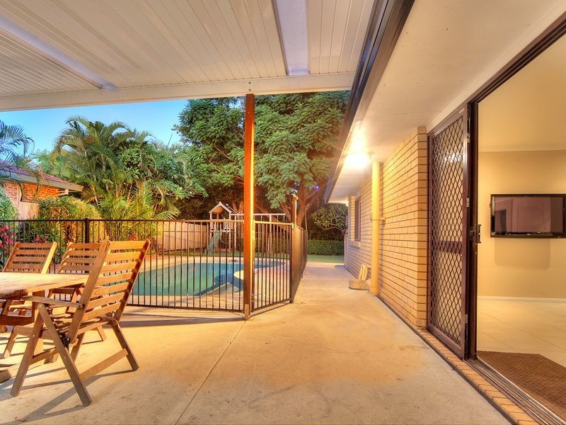 12 Ceratonia Street, Sunnybank Hills QLD 4109