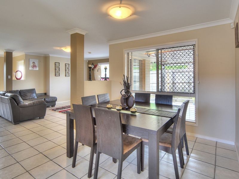 15 Isla Place, Parkinson QLD 4115