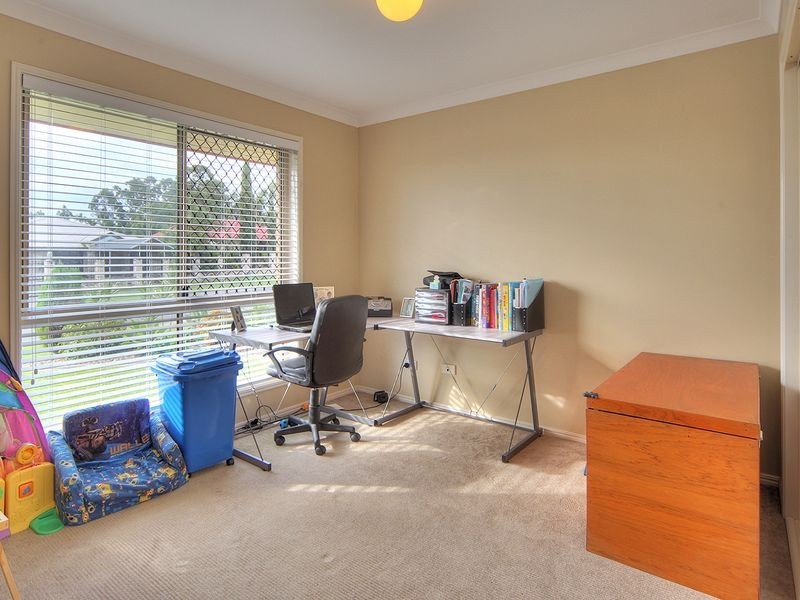 15 Isla Place, Parkinson QLD 4115