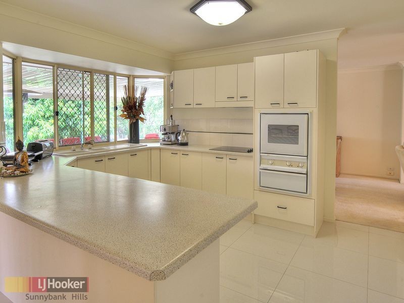 65 Honeysuckle Way, Calamvale QLD 4116