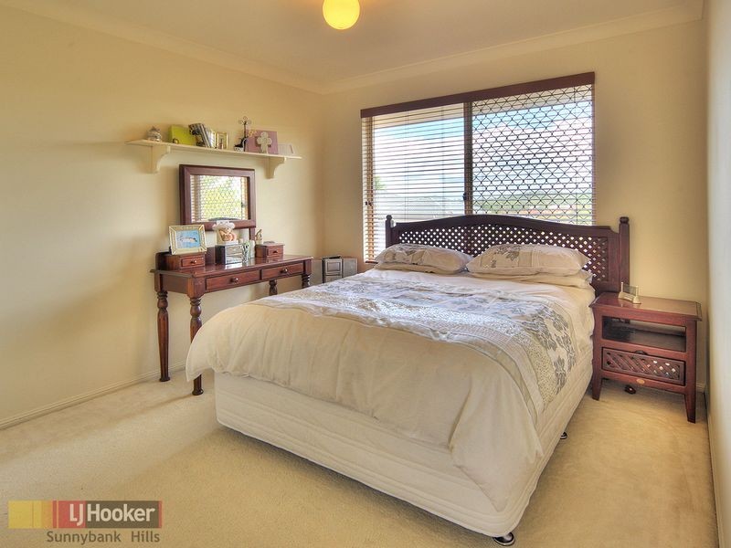 65 Honeysuckle Way, Calamvale QLD 4116