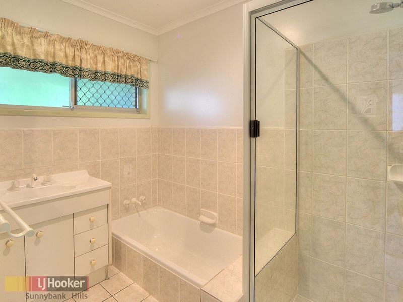 17 Bluegum Street, Macgregor QLD 4109