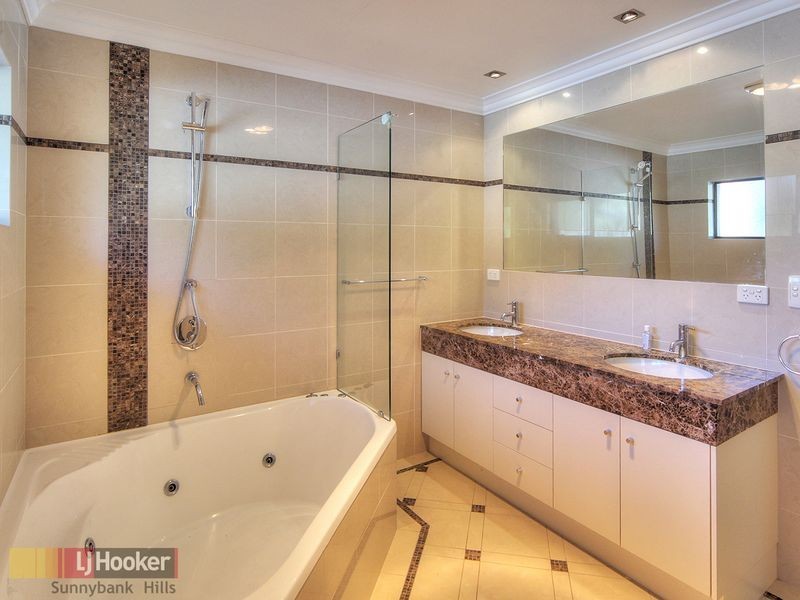 28 Turnmill Street, Macgregor QLD 4109