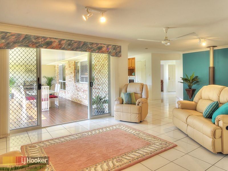 25 Poets Place, Parkinson QLD 4115