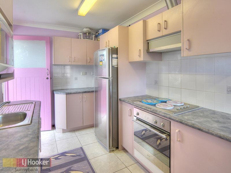 12 Ashton Street, Kingston QLD 4114