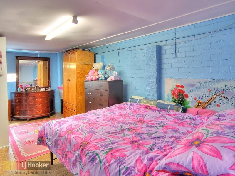 12 Ashton Street, Kingston QLD 4114