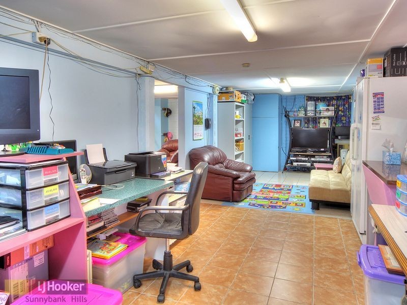 12 Ashton Street, Kingston QLD 4114