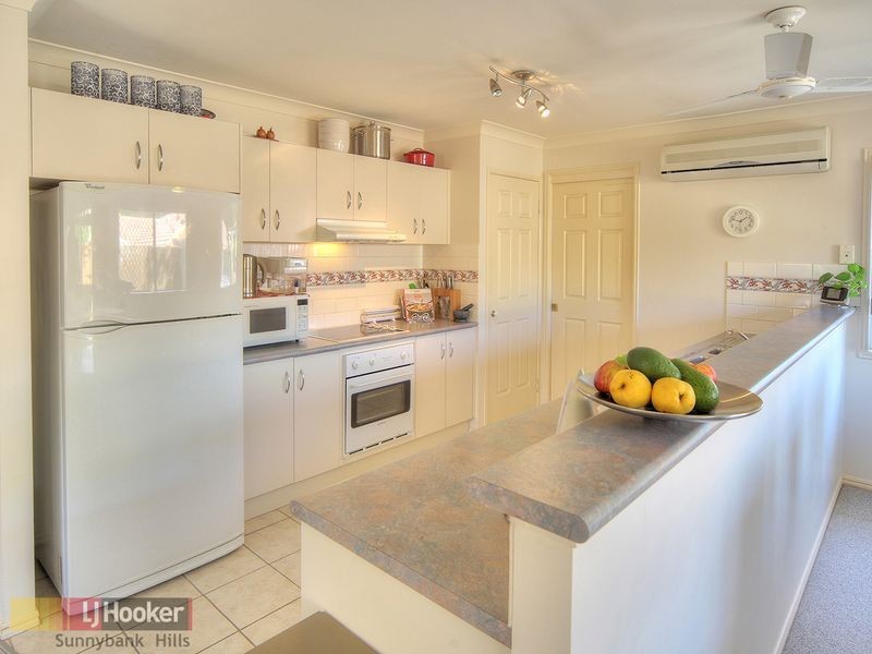 10 Umbel Place, Calamvale QLD 4116