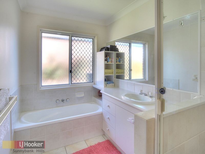 10 Umbel Place, Calamvale QLD 4116