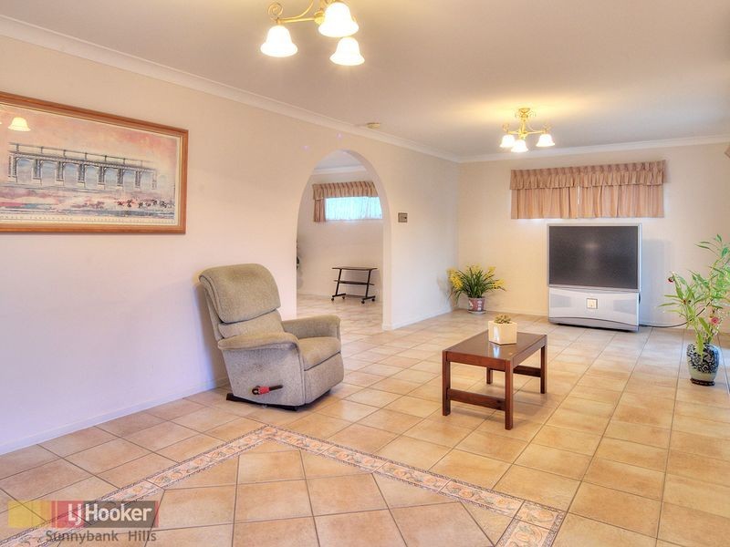 18 Firelight Street, Sunnybank Hills QLD 4109