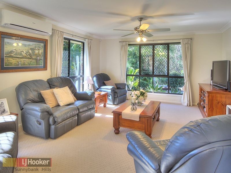 4 Glenelg Place, Parkinson QLD 4115