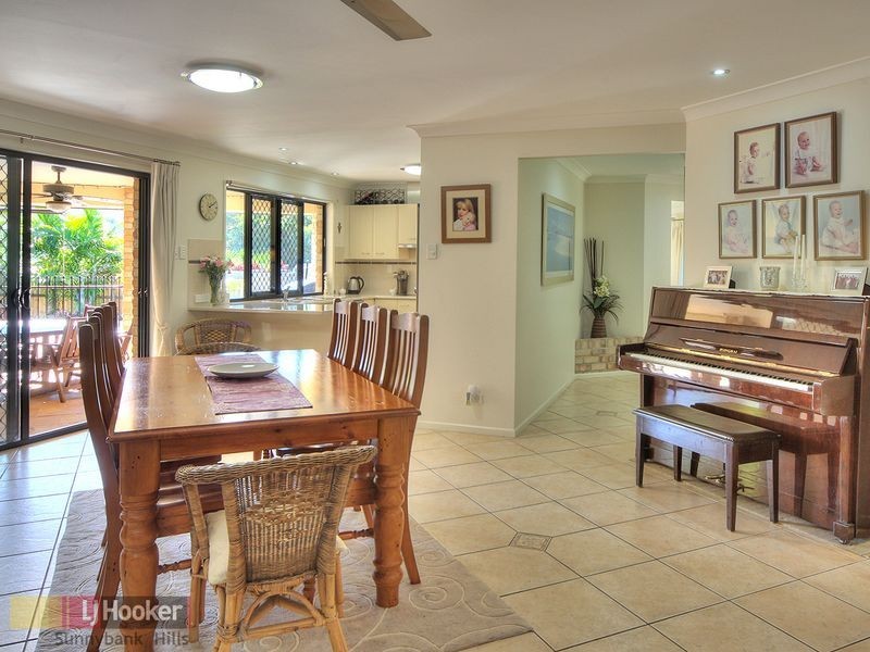 4 Glenelg Place, Parkinson QLD 4115