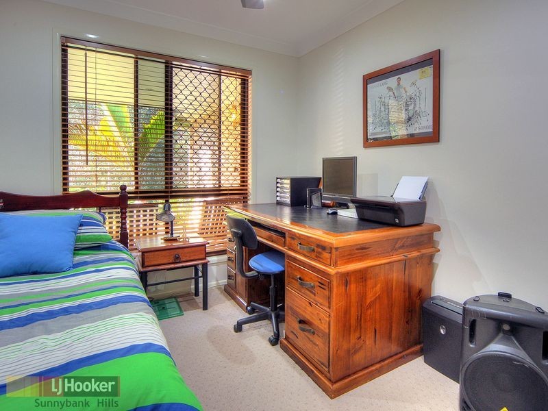 4 Glenelg Place, Parkinson QLD 4115