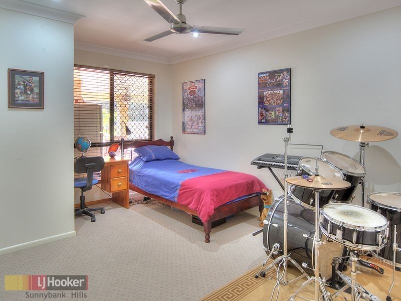 4 Glenelg Place, Parkinson QLD 4115
