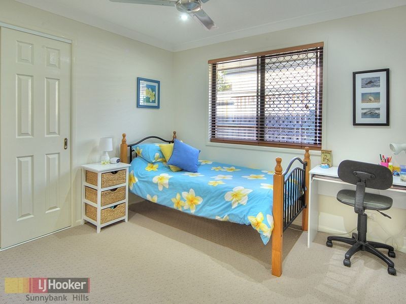 4 Glenelg Place, Parkinson QLD 4115