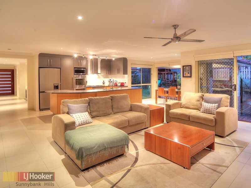 7 Barrington Place, Parkinson QLD 4115