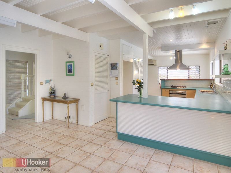 30 Fleetwood Street, Macgregor QLD 4109