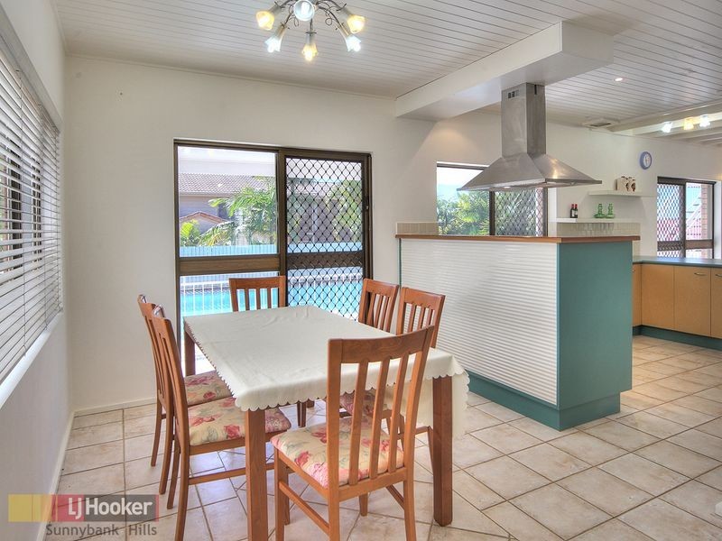 30 Fleetwood Street, Macgregor QLD 4109