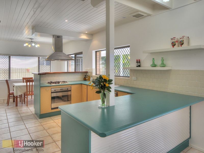 30 Fleetwood Street, Macgregor QLD 4109