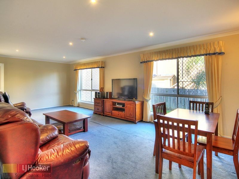 22 Eden Elm Street, Calamvale QLD 4116