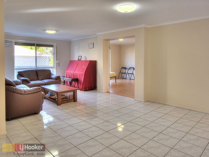 22 Eden Elm Street, Calamvale QLD 4116